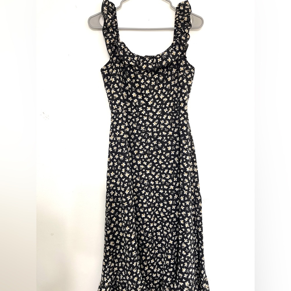 Black floral dress with underslip attached ruffle feature on bottom SHEIN